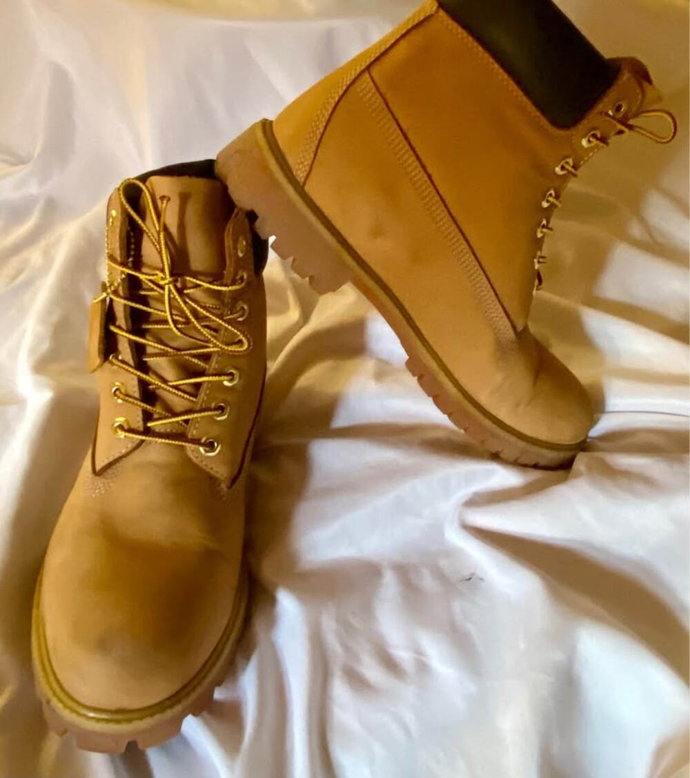 Timberland Premium 6-Inch Waterproof Wheat Boots Men’s Size 11